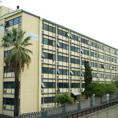 بيرث شقق مونتواي هوليداي المظهر الخارجي الصورة